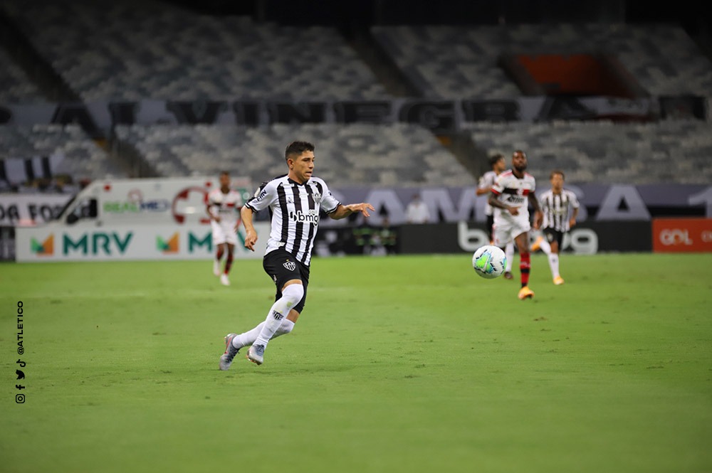 Galo goleia o Flamengo e se aproxima da liderança Clube Atlético Mineiro