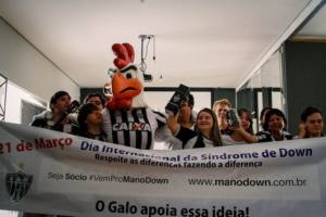 Galo Doido visita o Instituto Mano Down