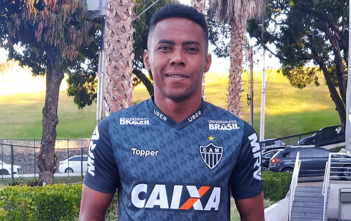 O meio-campista Elias conversou - Clube Atlético Mineiro