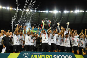 É da Massa! Baixe o App Atlético Oficial e tire sua foto com a taça