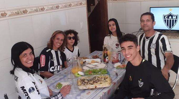 Família do atleta Marcos Messias, da equipe Sub-14 do Atlético.