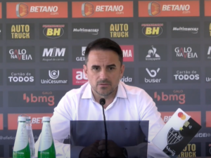 Rodrigo Caetano elogia a Massa