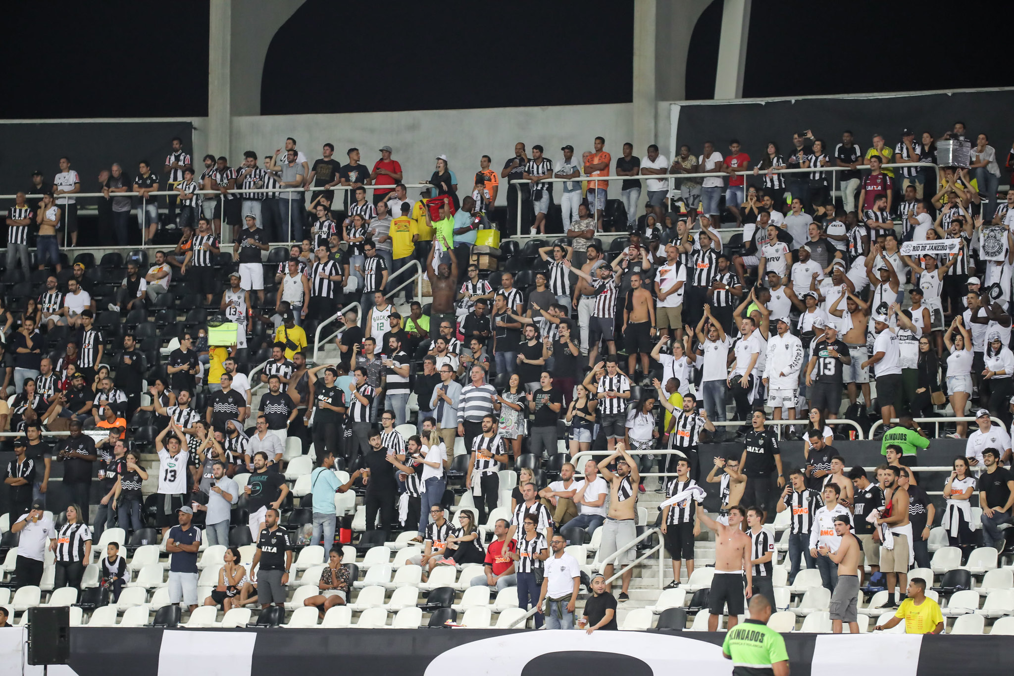 Botafogo faz promoção e espera casa cheia contra o Galo na Copa do Brasil