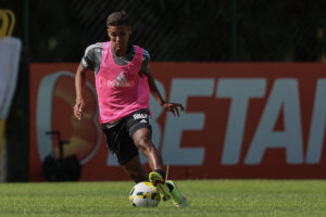 Galo antecipa inscrição de Pedrinho