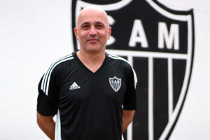 Eduardo Serafini é o novo técnico das equipes de base das Vingadoras