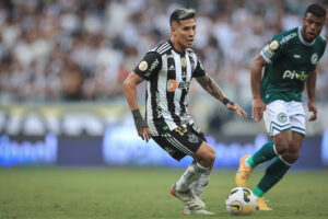 Zaracho chega a 100 jogos pelo Galo