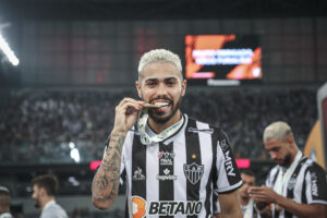 Galo negocia Calebe com o Fortaleza