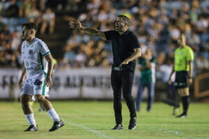 Coudet destaca importância da rotatividade no elenco