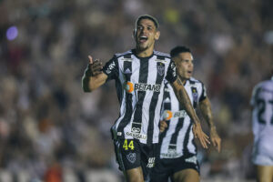 Rubens dedica seu gol à torcida
