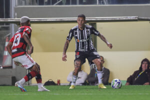 Galo cria as melhores chances, mas perde para o Flamengo