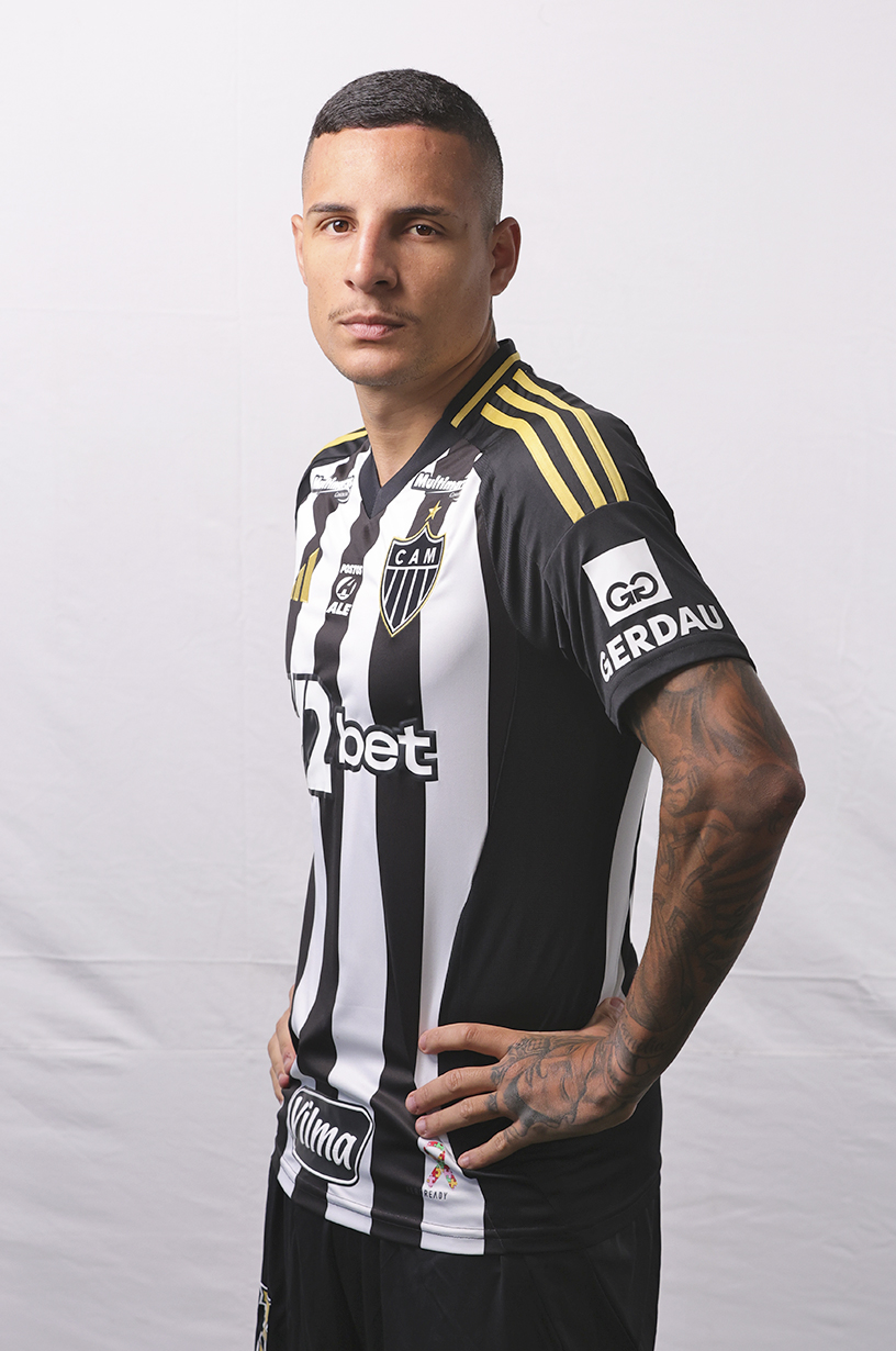 Foto lateral Guilherme Arana