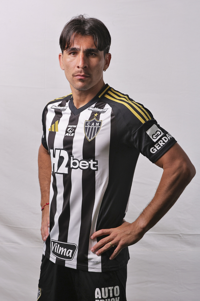 Foto zagueiro Alonso