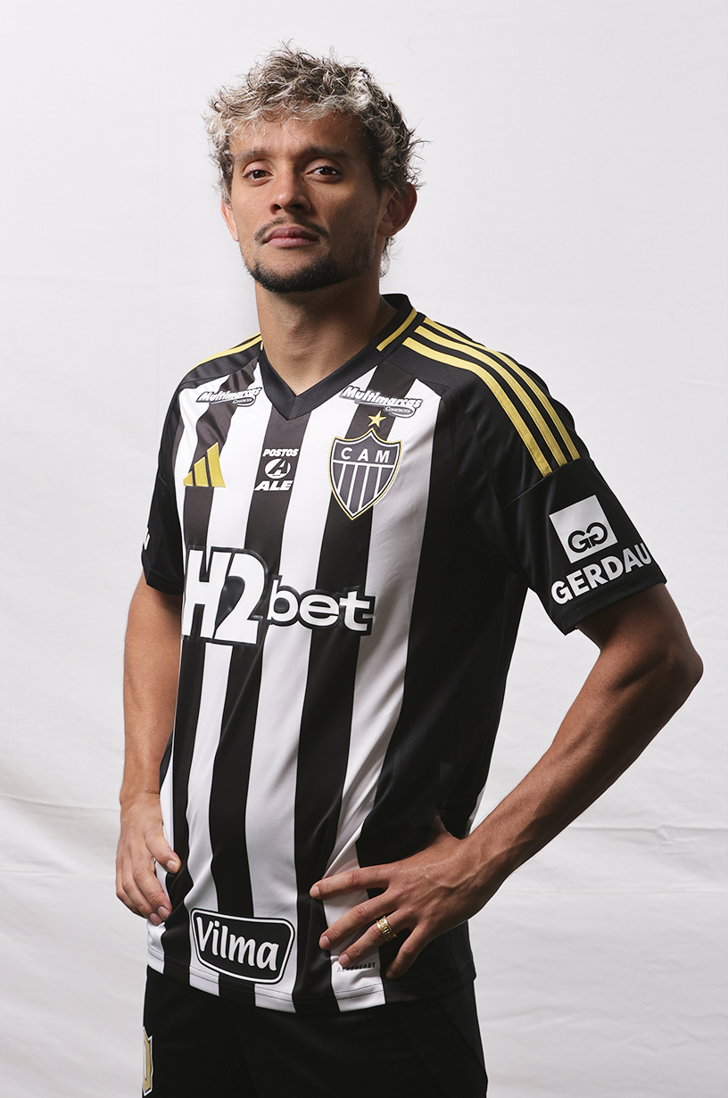 Foto meio-campista Gustavo Scarpa