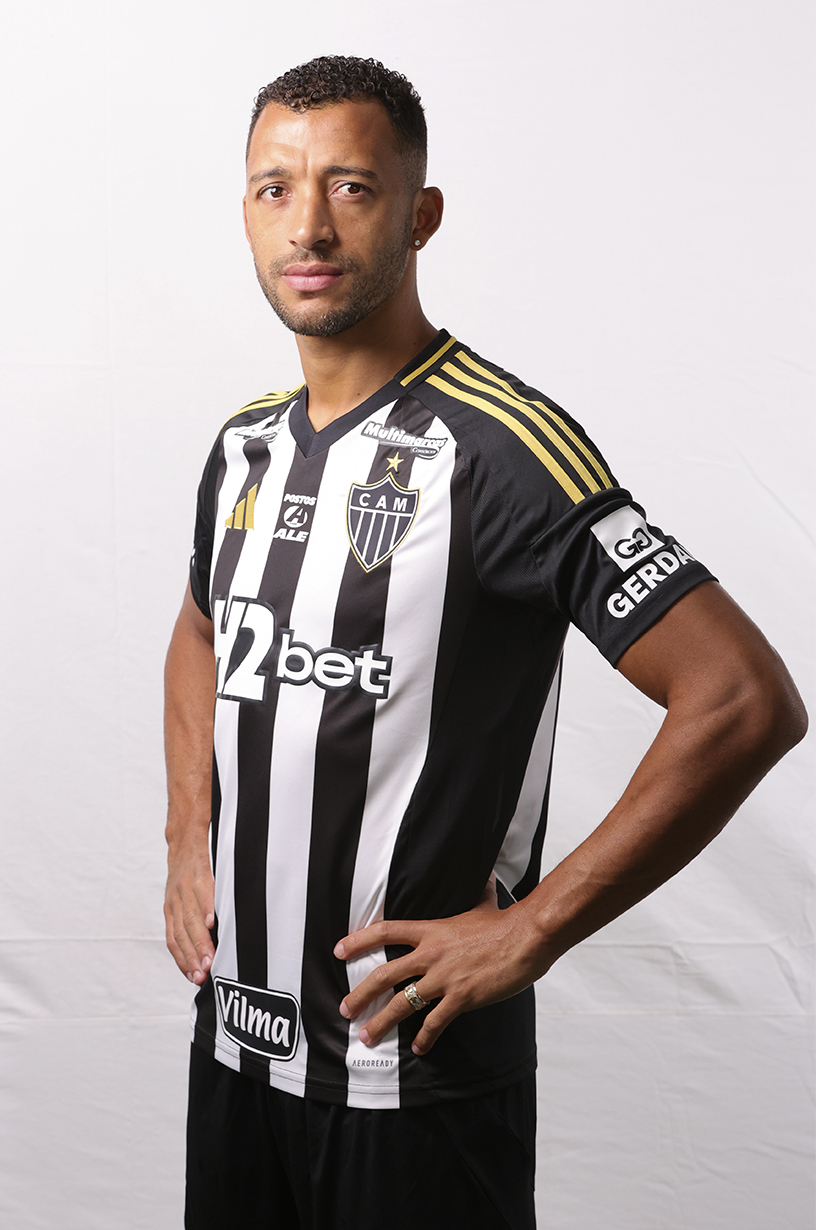 Foto zagueiro Vitor Hugo