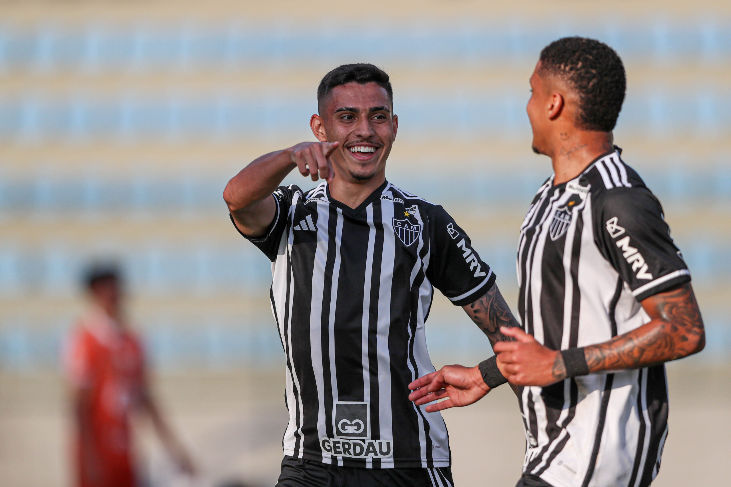 Corinthians sai na frente, mas cede empate do Atlético-MG