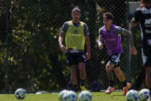 Galo é líder em jogar aos sábados às 21h; Lemos fala sobre jogar