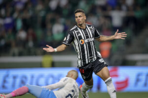 Hulk e Paulinho marcam no segundo tempo, Atlético-MG vence São Paulo e  iguala pontuação do Palmeiras