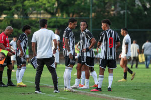 Galinho começa a disputa das semifinais do Mineiro Sub-15 e Sub-17