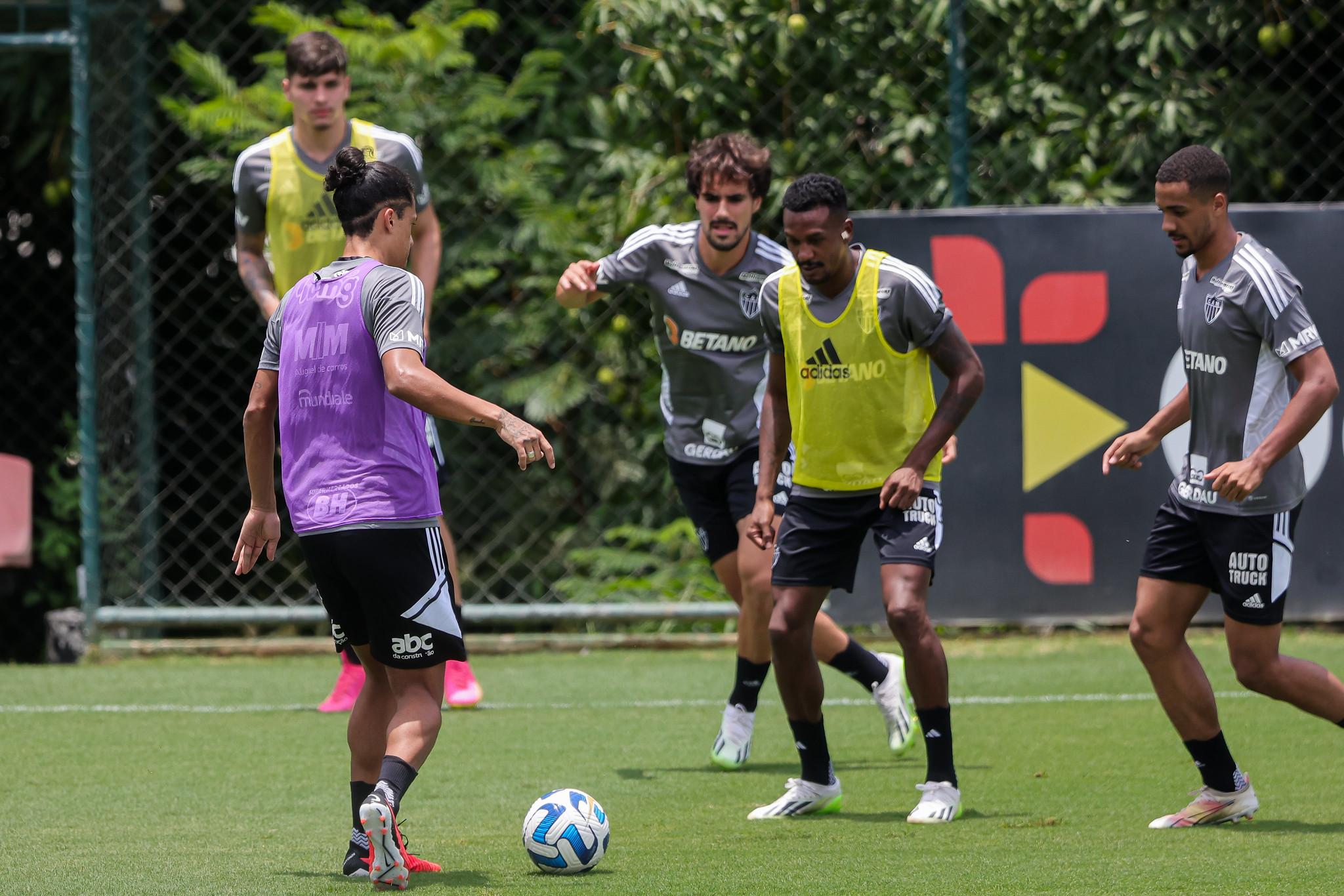 Atlético-GO é o melhor do returno, e técnico roda o elenco em 11 jogos