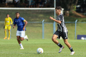 Galo encara o Cruzeiro em busca do título Mineiro Sub-15