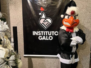 Crianças ganharão 3 mil camisas na Casa do Galo Doido Noel