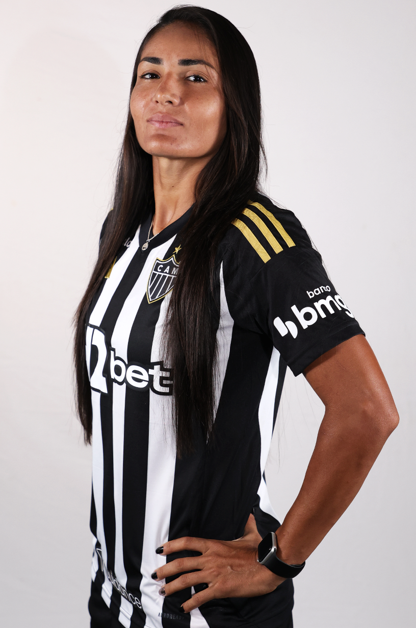 Foto meio-campista Geysna Guedes