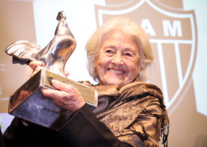 Adélia Prado foi homenageada com o Galo de Prata em 2017