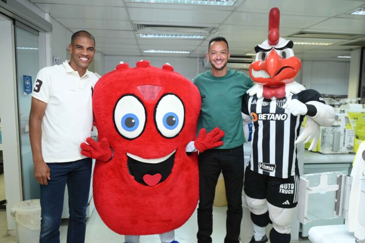 Ação Hemominas - Galo, Instituto Galo, Betano, Réver e Léo Silva