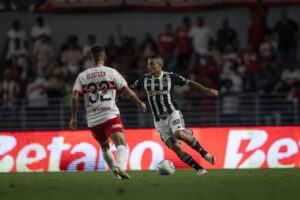 Guilherme Arana - CRB x Galo na Copa do Brasil