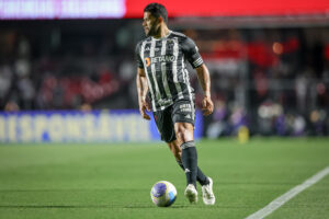 Com apenas uma derrota nos últimos 11 jogos, Jonathan avalia momento do  Atlético-GO e projeta confronto com o Coritiba