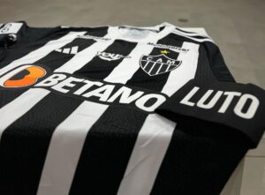 Camisa do Galo contra o São Paulo - Copa do Brasil - Luto Izquierdo