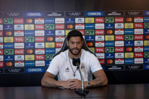 Fluminense x Galo: coletiva de imprensa com Hulk