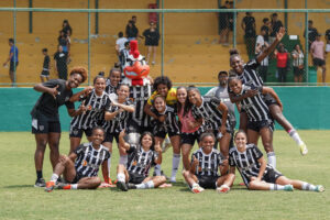 Vingadoras aplicam goleada de 7 a 1 no Mineiro