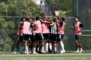 Crias do Galo vencem de goleada todos os compromissos do final de semana