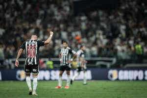 Paulinho e Hulk brilham na Arena MRV; veja números