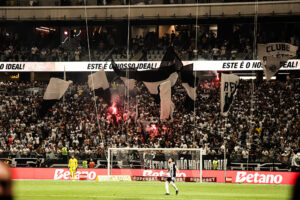 Galo 2×1 Vasco em 13 fotos!