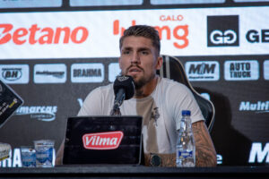 Vasco x Galo: coletiva de imprensa com Lyanco