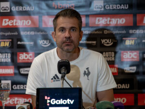 Galo finalista: coletiva de imprensa com Victor Bagy