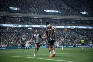 Hulk brilha e Galo vence o Grêmio no Brasileirão