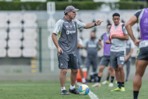 Relacionados e informações do treino do Galo (22/11)