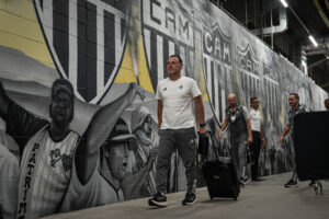 Galo x Flamengo: coletiva de imprensa com Milito