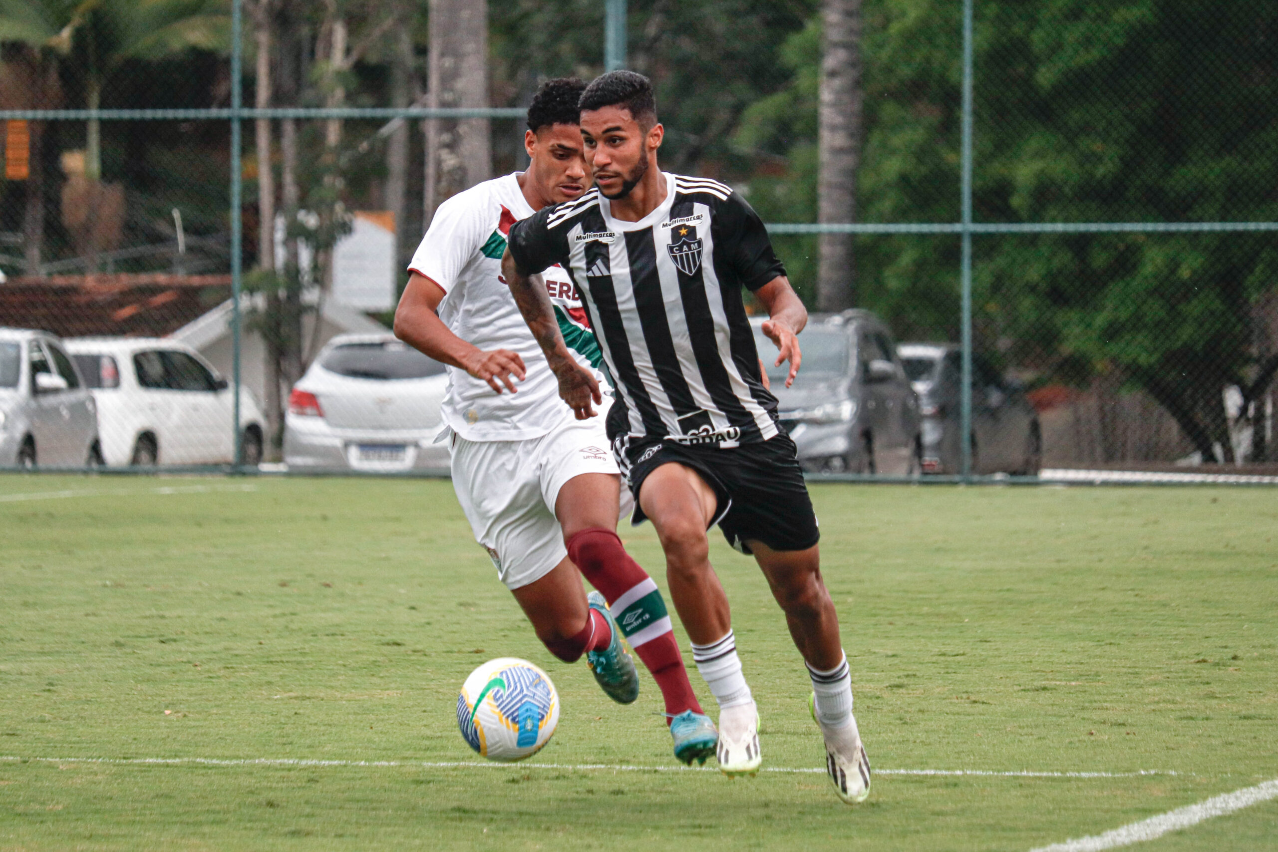 Galo luta bastante, mas fica no 0 a 0  com o Fluminense. Foto: Fabio Pinel / Atlético