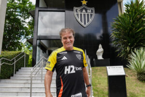 Cuca inicia trabalho no Galo: “Estou muito motivado”