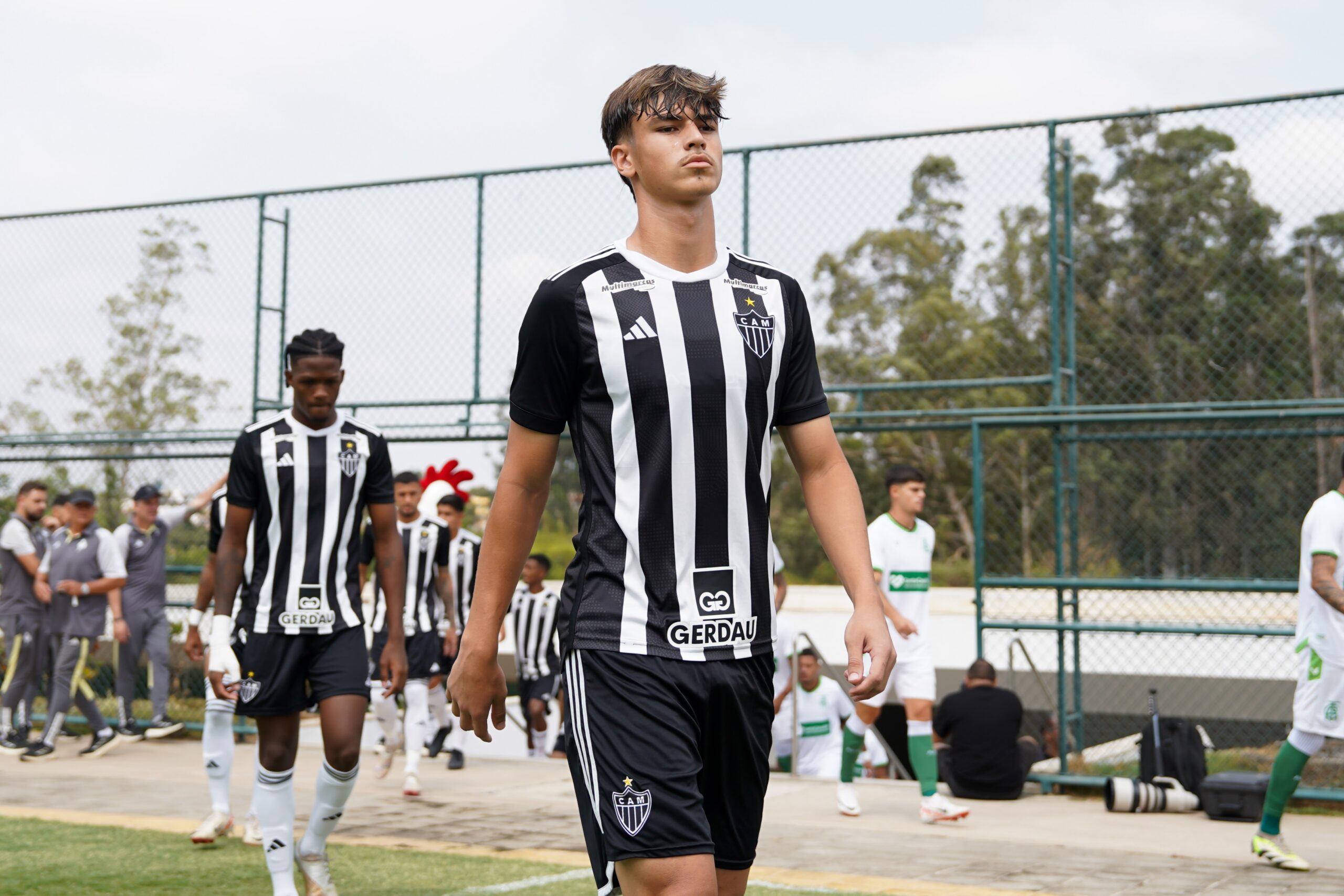 Aos 16 anos, zagueiro Vitão é convocado pela 1ª vez para defender a seleção brasileira. Foto: Daniela Veiga/Atlético