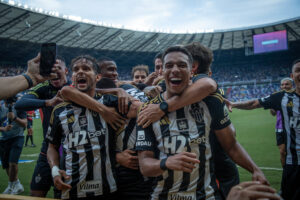 13 fotos da vitória do Galo no clássico