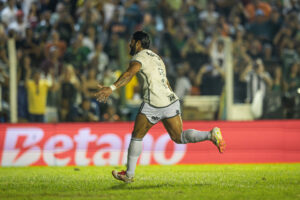 122 gols! Hulk vira 12º maior artilheiro do Galo