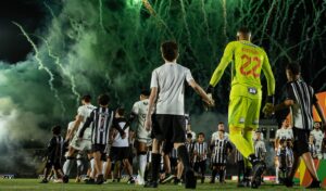 Everson: 300 jogos pelo Galo