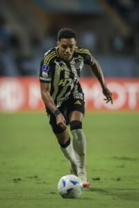 Galo empresta atacante Brahian Palacios