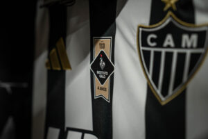 Patch do Atlético na partida contra o Internacional em referência aos quatro anos do Instituto Galo - Foto: Pedro Souza/Galo