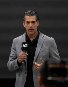 Paulo Bracks em apresentação durante o Por Dentro do Galo, na Arena MRV - Foto: Daniela Veiga/Atlético